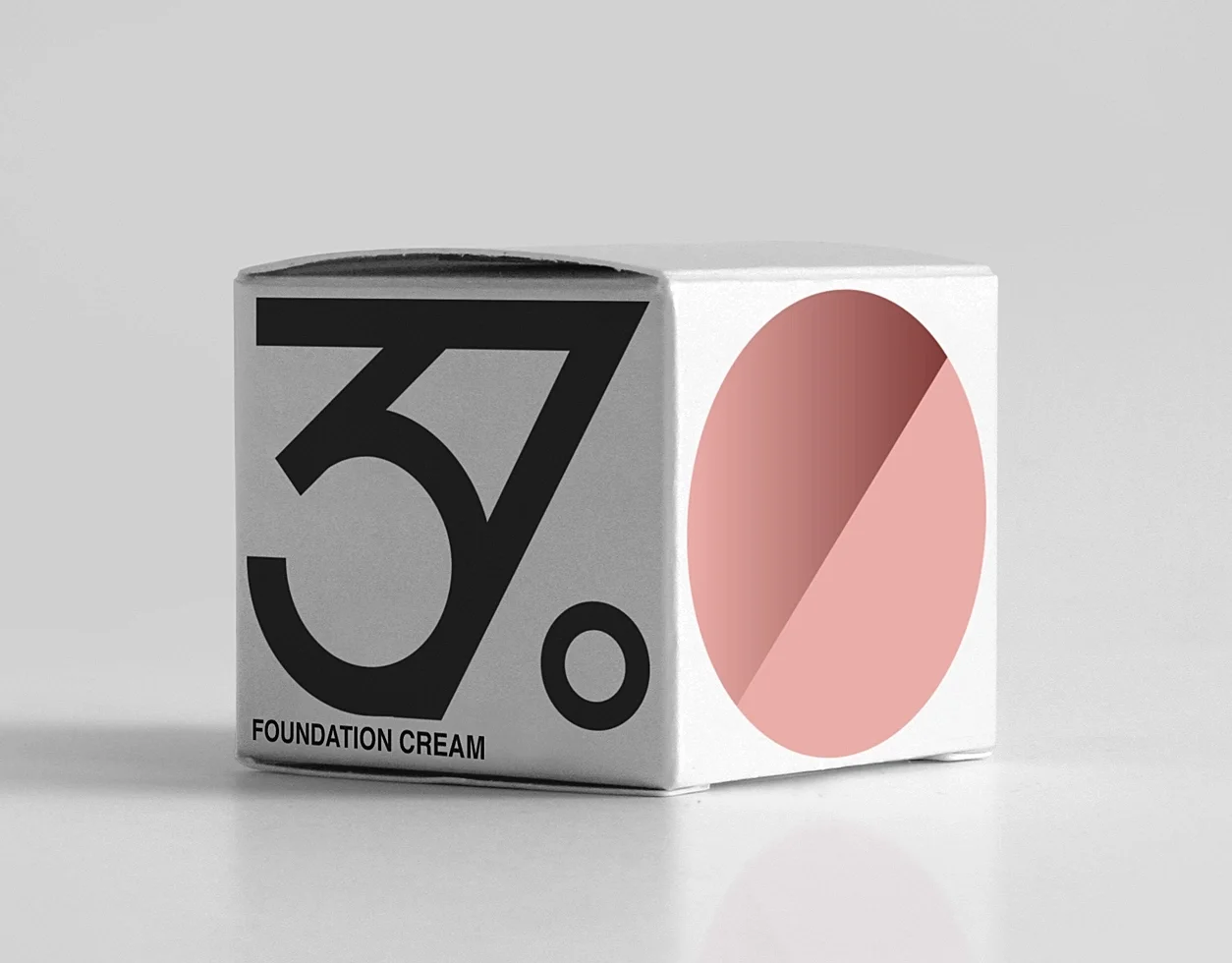 Design of a foundation packaging with a graphic form and the logotype of the brand, a typography.