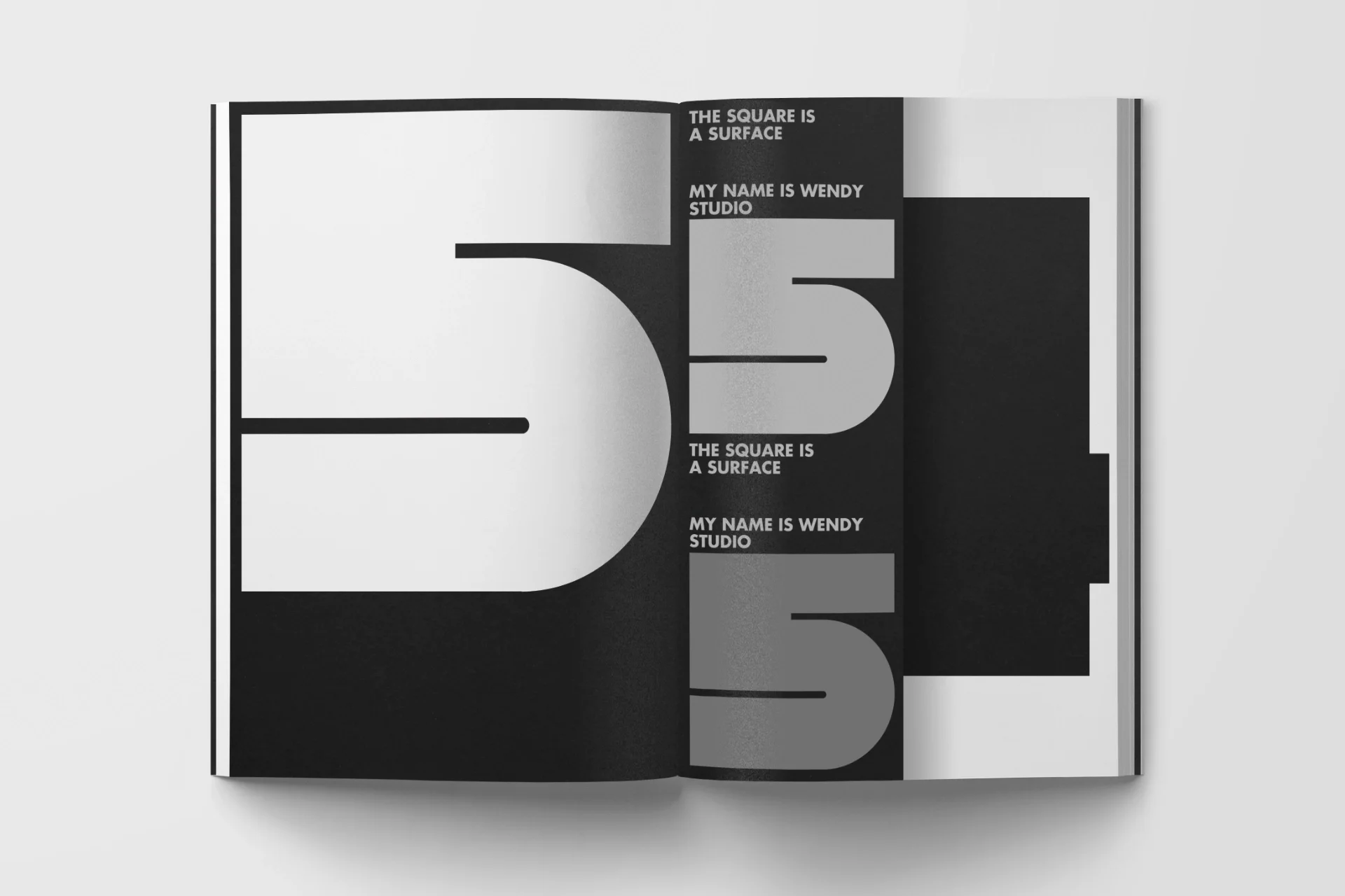 Double page of a magazine composed with the Turnover font